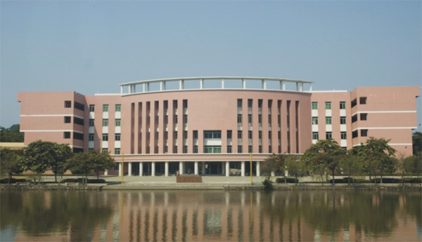 廣(guang)東海(hai)洋大(da)學(xue)體(ti)育館(guan)（網(wang)架）