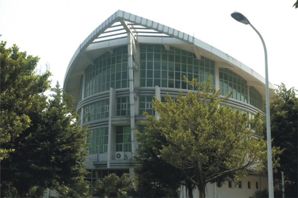 廣(guang)東(dong)培正學(xue)院(yuan)遊泳(yong)館(guan)(網架)