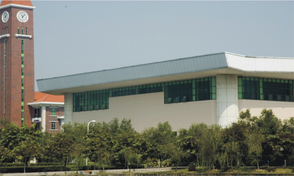 廣(guang)東(dong)培正學院(yuan)體(ti)育館(guan)(網架)