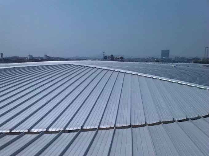 鋼結(jie)構(gou)廠(chang)房各部位(wei)漏水(shui)原(yuan)囙(yin)有哪些(xie)