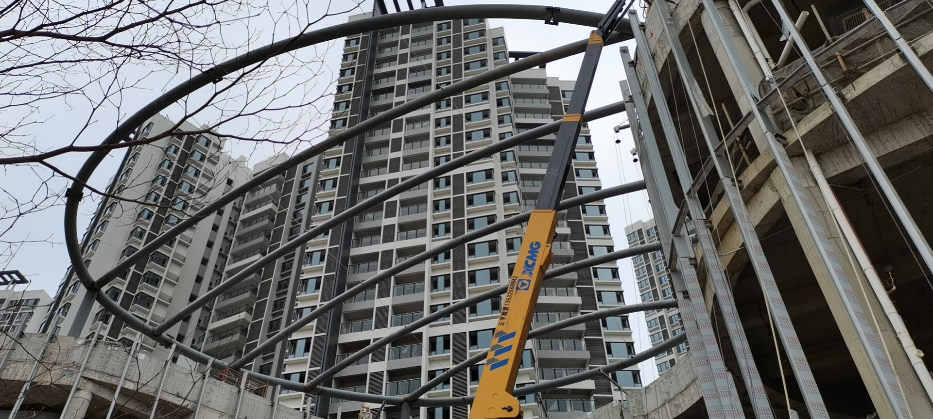 鋼結構(gou)以(yi)及(ji)鋼(gang)結構主(zhu)體(ti)的(de)優(you)缺點(dian)      廣(guang)州(zhou)鋼結(jie)構(gou)工(gong)程(cheng)選(xuan)擇廣(guang)州經(jing)緯鋼結(jie)構(gou)工(gong)程(cheng)有限公(gong)司(si) 咨(zi)詢電(dian)話(hua)13925156722