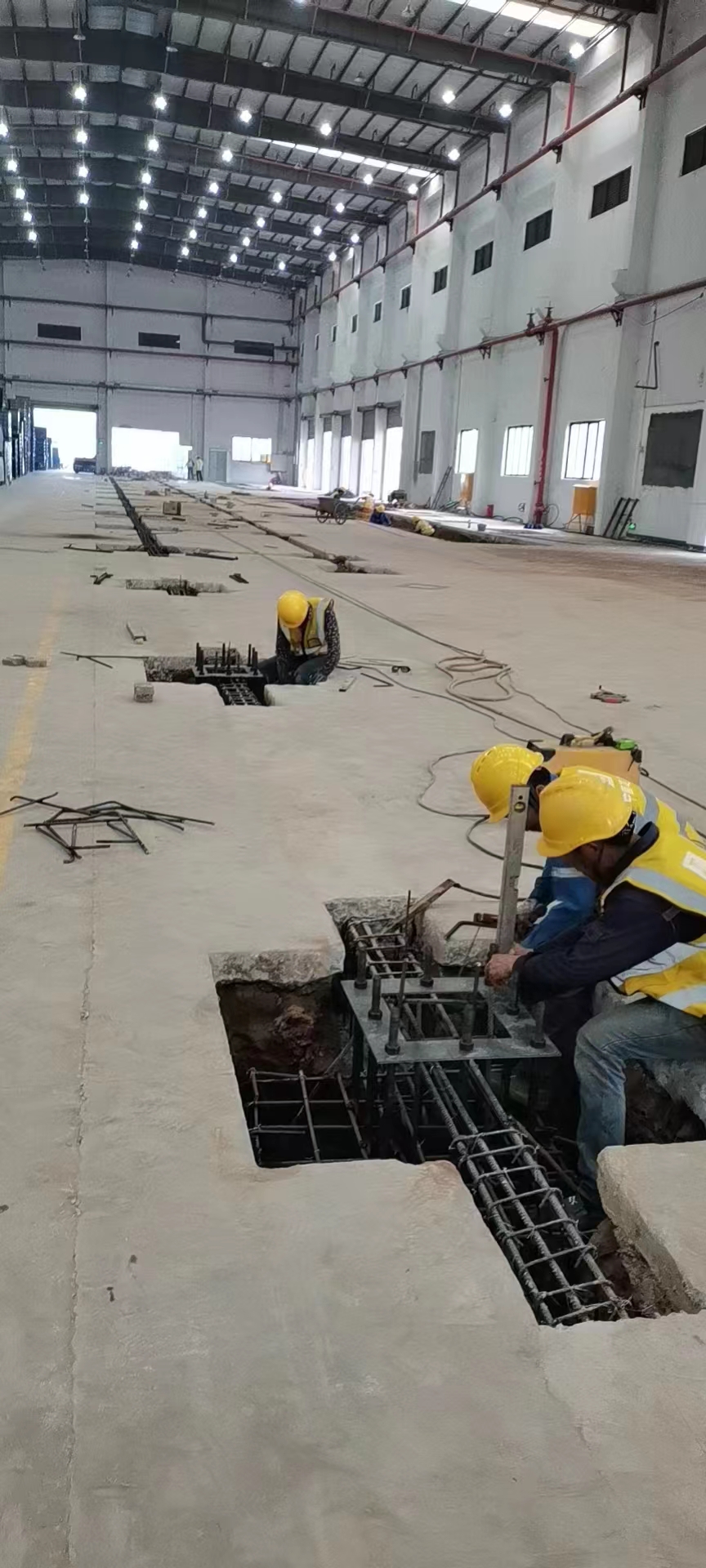 彿(fu)山項(xiang)目(mu) 預埋(mai)件施(shi)工(gong)中(zhong) 廣(guang)州(zhou)鋼(gang)結(jie)構(gou)公(gong)司(si)選擇(ze)廣(guang)州經(jing)緯(wei)鋼(gang)結(jie)構工(gong)程(cheng)有(you)限(xian)公司(si) 咨(zi)詢(xun)電(dian)話:13925156722