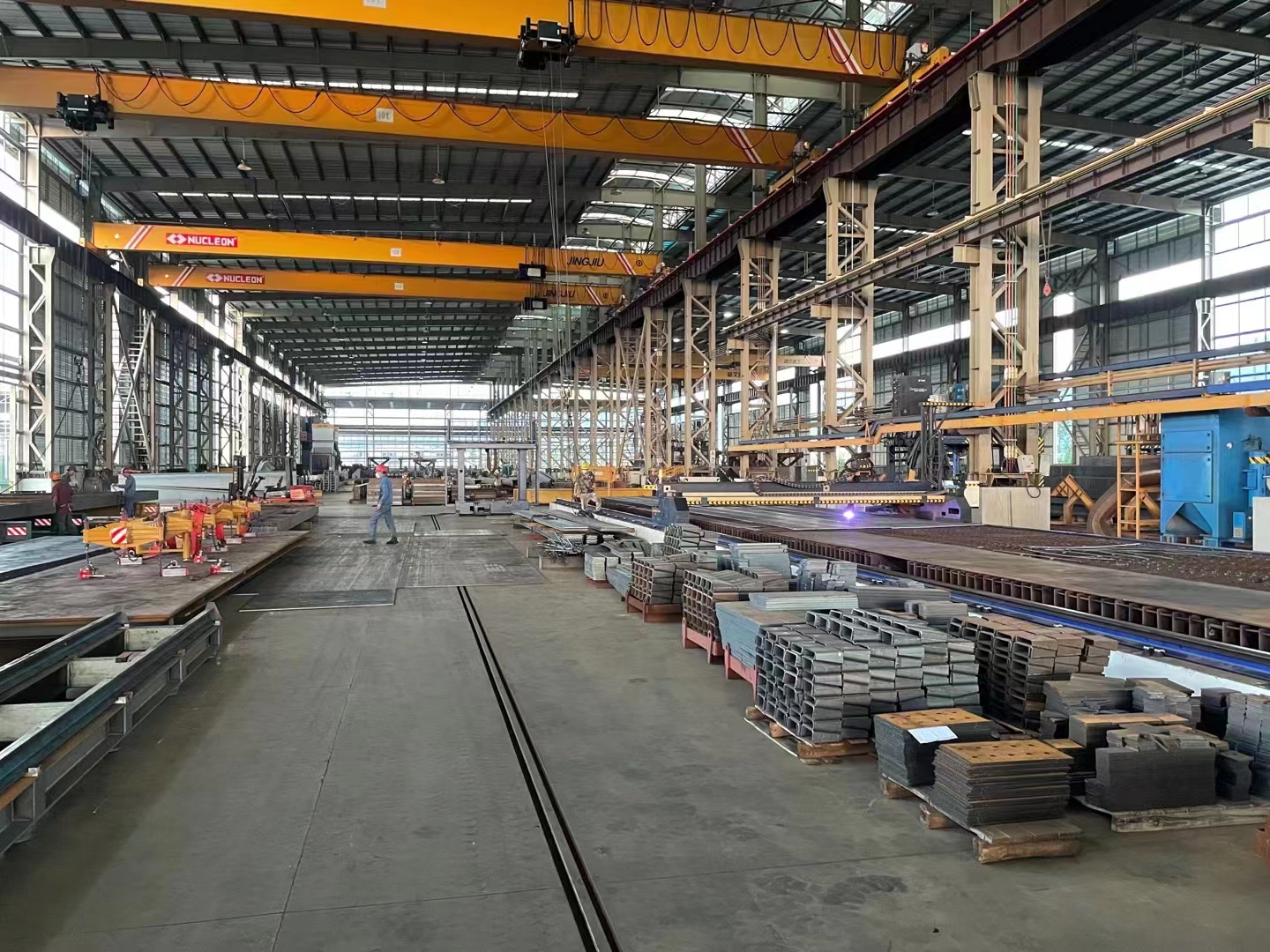 鋼結構(gou)廠傢(jia)的安(an)裝流程(cheng)