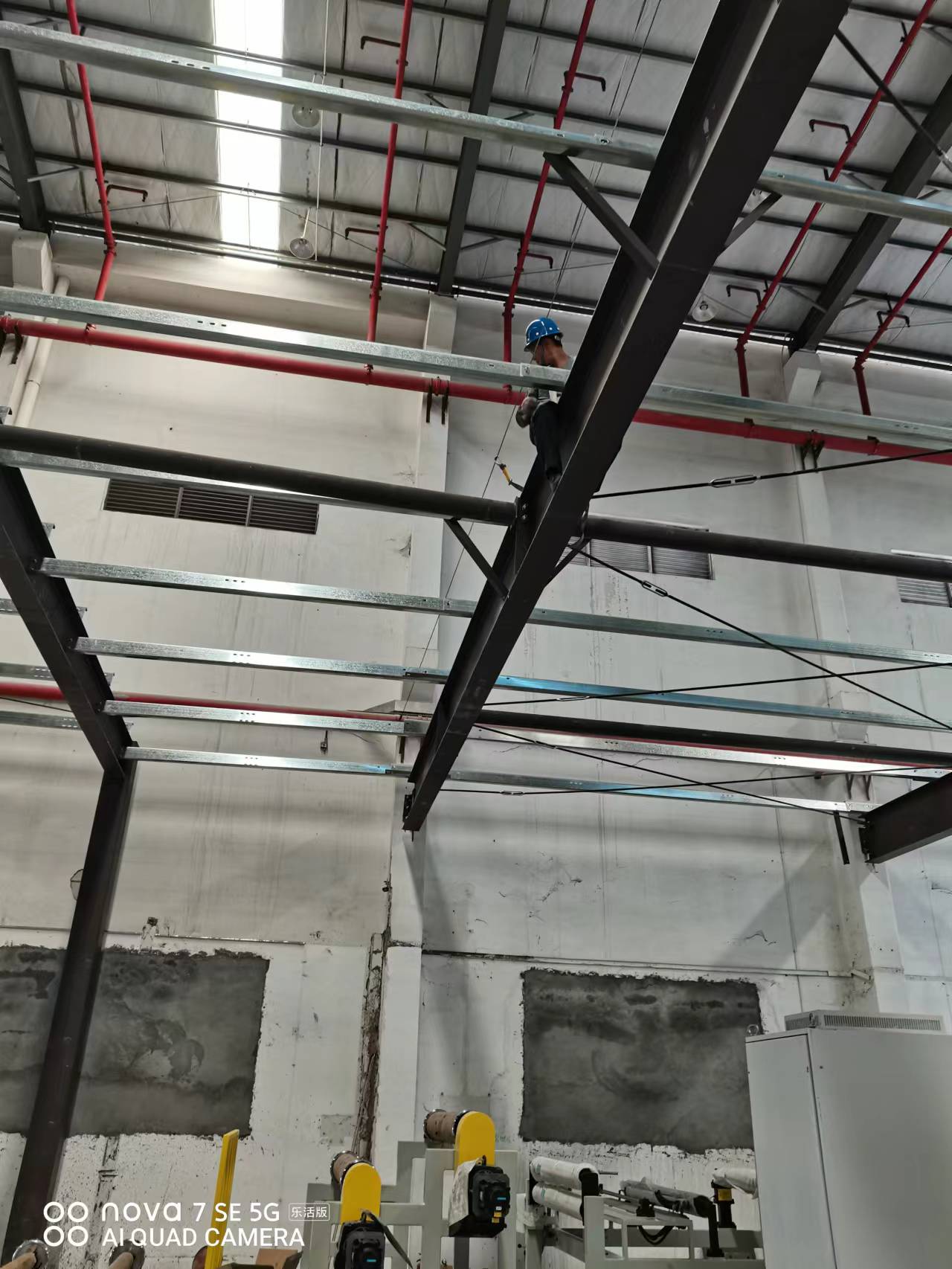 鋼(gang)結(jie)構(gou)的(de)産品(pin)特(te)性(xing)有(you)哪些呢(ne)？  廣東鋼結構選擇(ze)廣州經緯鋼結構(gou)工程有限(xian)公(gong)司    咨詢電(dian)話(hua)：13925156722