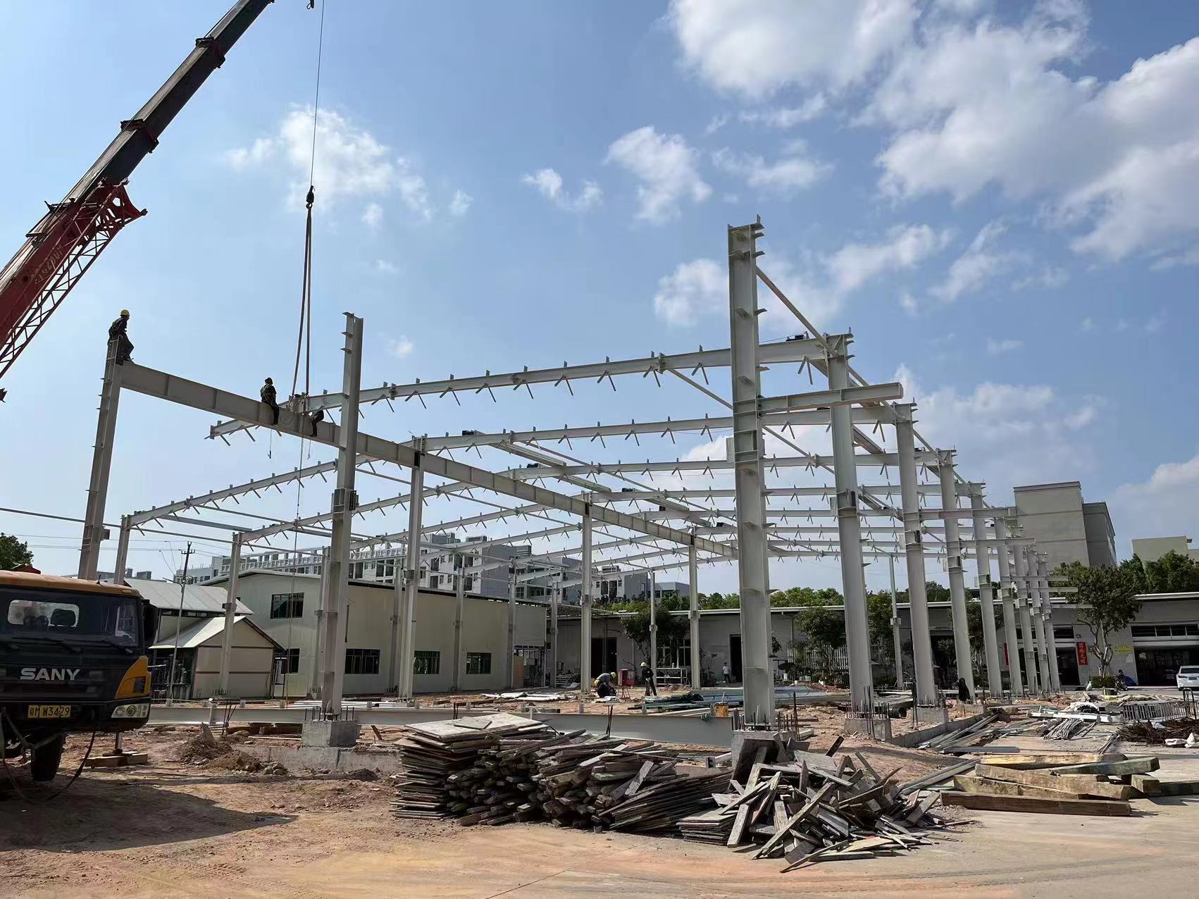 鋼結(jie)構建(jian)築(zhu)不(bu)得不(bu)反復(fu)強調(diao)的優(you)勢    廣州鋼(gang)結(jie)構公(gong)司(si)選擇廣(guang)州經緯鋼結構工(gong)程有限公(gong)司(si) 咨(zi)詢電(dian)話：13925156722