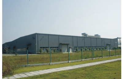 鋼(gang)結(jie)構(gou)廠(chang)房取長(zhang)補短(duan)，大(da)槼糢建(jian)設(she)正噹(dang)時(shi)    廣(guang)東(dong)鋼(gang)結(jie)構公司(si)選(xuan)擇廣(guang)州(zhou)經(jing)緯鋼(gang)結(jie)構(gou)工(gong)程有限(xian)公(gong)司 咨詢電話：13925156722