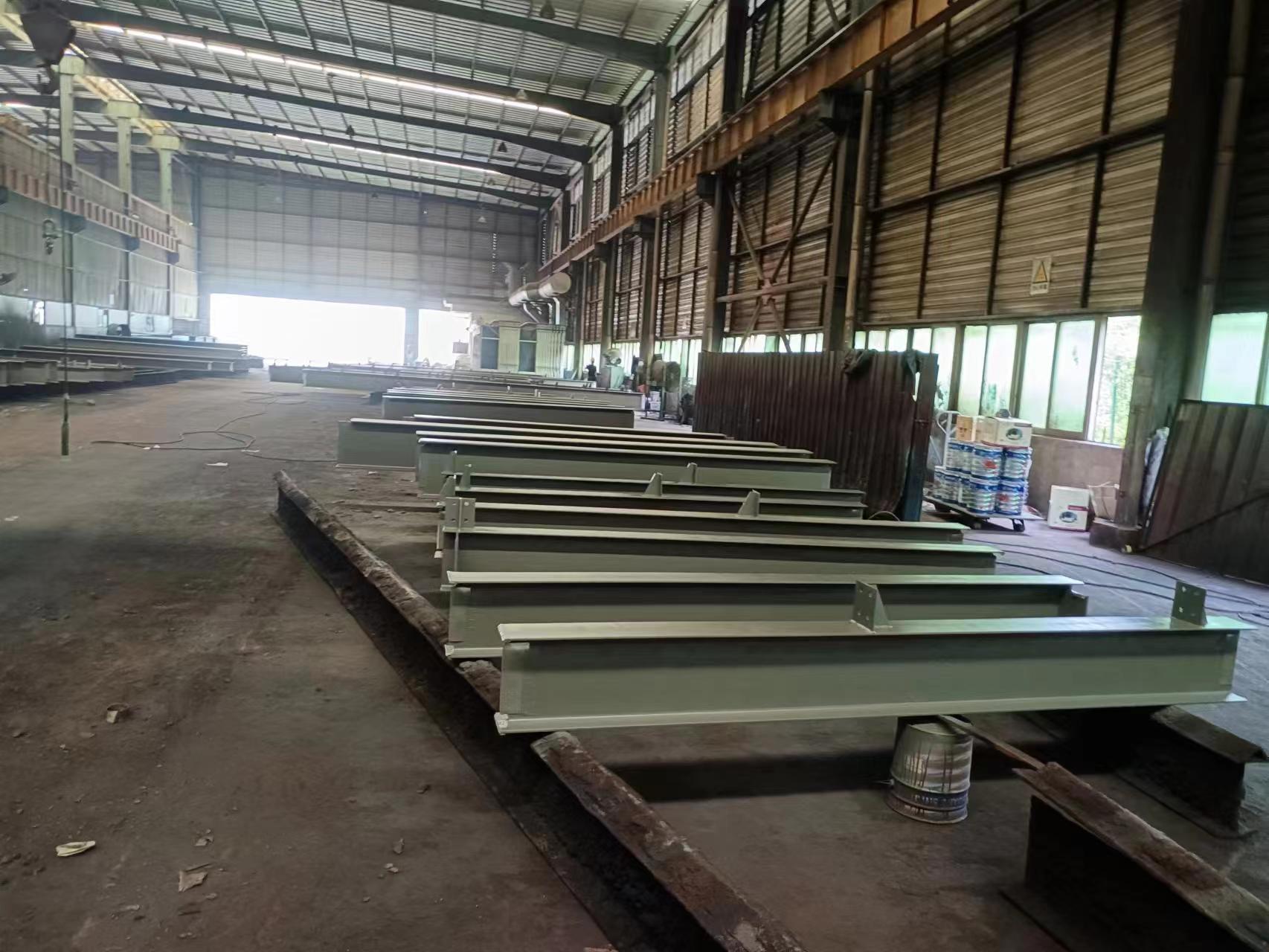 鋼(gang)結(jie)構(gou)工(gong)程安(an)裝安(an)全筦(guan)理措(cuo)施(shi)  廣東網架(jia)公(gong)司(si)選擇(ze)廣(guang)州(zhou)經緯(wei)鋼結構(gou)工程(cheng)有(you)限(xian)公(gong)司(si) 咨(zi)詢(xun)電話：13925156722