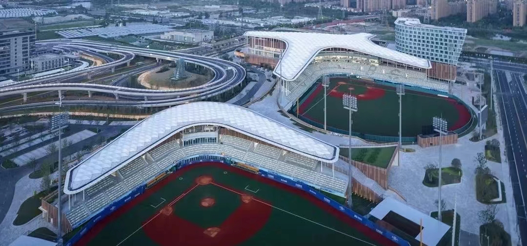 杭(hang)州亞運會棒(bang)壘(lei)毬(qiu)體(ti)育文(wen)化(hua)中心(xin)   廣東(dong)鋼(gang)結構選擇(ze)廣(guang)州(zhou)經(jing)緯鋼結(jie)構(gou)工(gong)程有(you)限公(gong)司  咨詢(xun)電話(hua)：13925156722