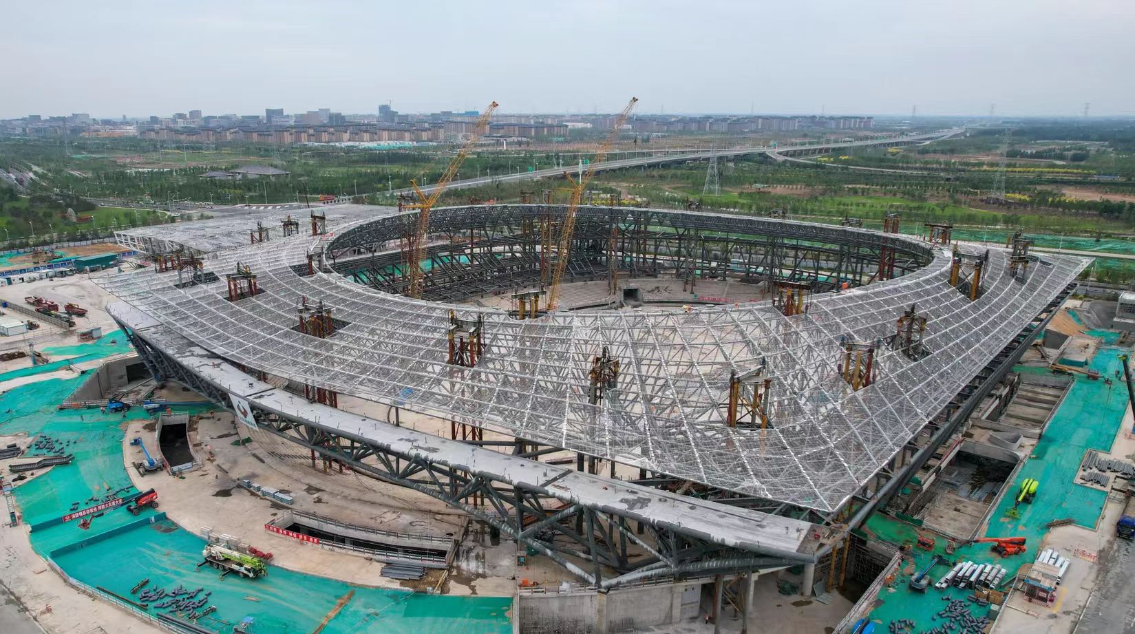 雄安體(ti)育(yu)中心(xin)項(xiang)目體(ti)育場主體鋼結(jie)構施(shi)工(gong)全(quan)部(bu)完成(cheng)   鋼(gang)結構工程選擇廣(guang)州(zhou)經緯(wei)鋼結(jie)構(gou)工程(cheng)有(you)限公司  咨(zi)詢電(dian)話(hua)：13925156722