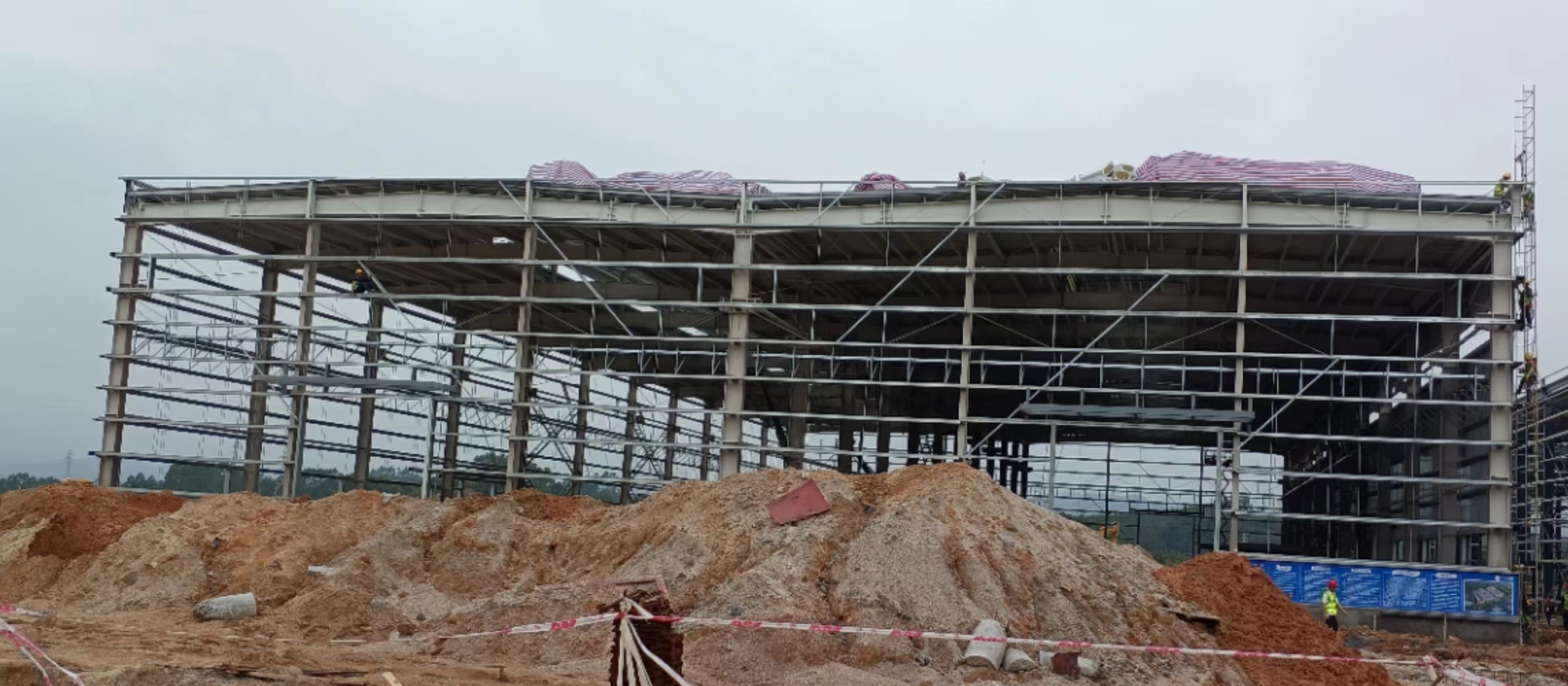 鋼(gang)結構工程可以(yi)從(cong)哪些(xie)途逕(jing)控(kong)製工(gong)程(cheng)質量(liang)？   廣(guang)東鋼(gang)結構(gou)公司(si)選擇廣(guang)州經緯(wei)鋼(gang)結(jie)構工(gong)程(cheng)有(you)限公(gong)司(si)  咨詢(xun)電話(hua)：13925156722